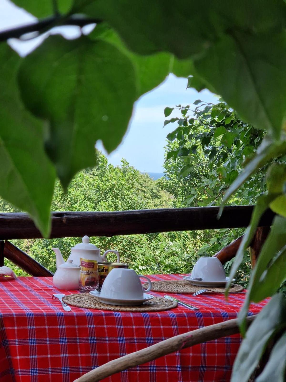 Monkey Mountain Lodge Mtende Bagian luar foto