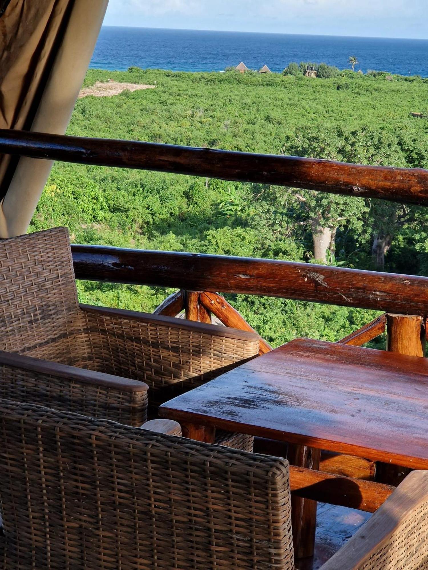 Monkey Mountain Lodge Mtende Bagian luar foto